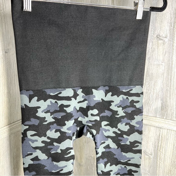 Preggo Maternity Leggings - Picture 3 of 6